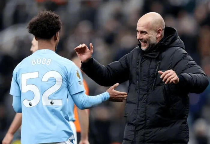 开云-曼城22岁挪威前锋鲍勃或离队，转会费预计3000万英镑|瓦勒伦加|挪威国脚|瓜迪奥拉|奥斯卡·鲍勃|伯恩茅斯_新浪体育_新浪新闻